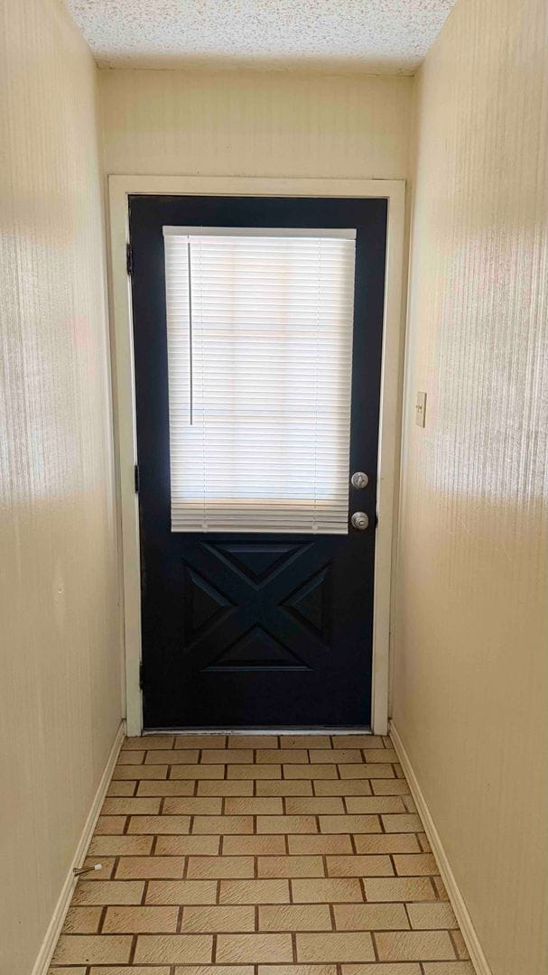 Building Photo - 3 bedroom / 2 bath / 2 car garage - Covered porch with shaded back yard