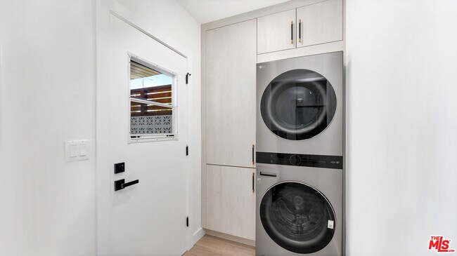 Building Photo - 6763 Case Ave