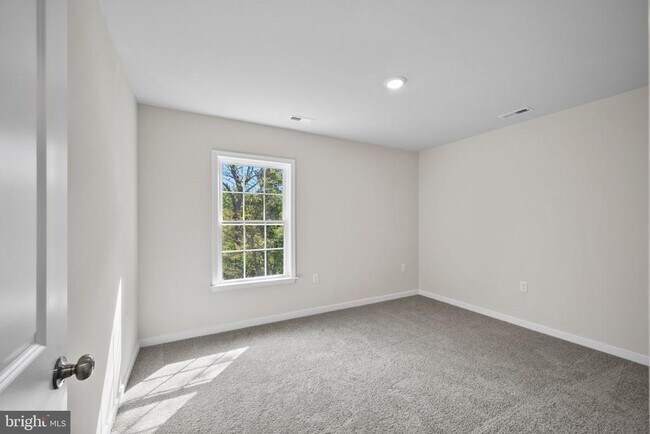 Building Photo - 106 Mate Ct