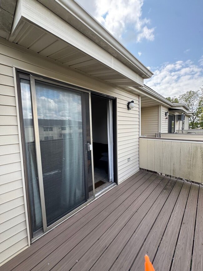 Building Photo - NW Rochester Mn Condo 2 bedroom, 1.5 bathr...
