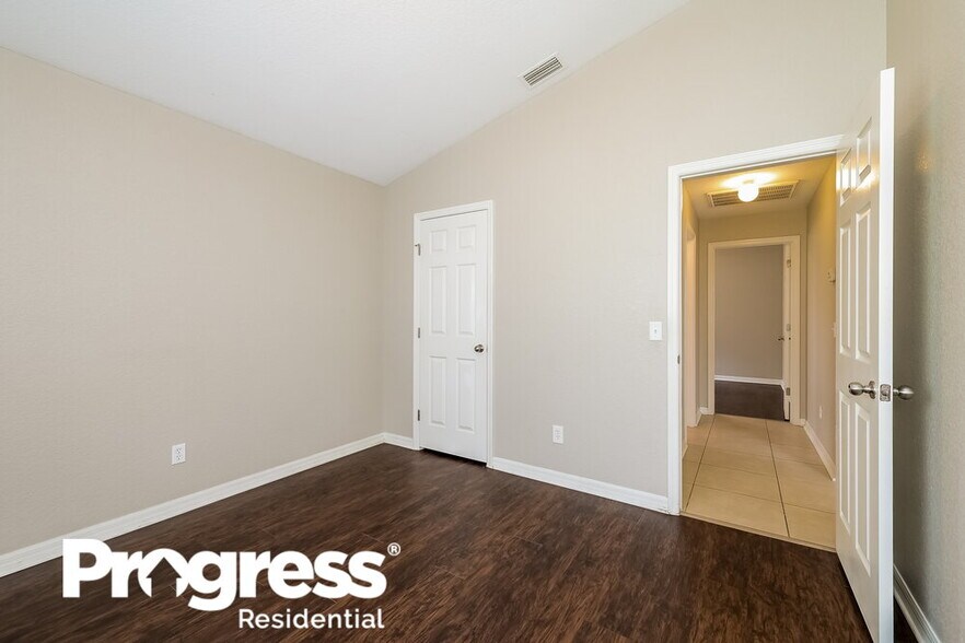 Building Photo - 202 Tower View Dr W