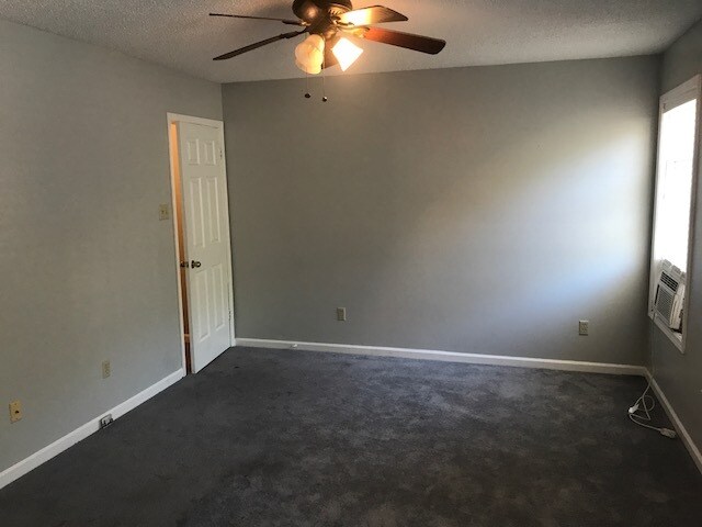 Building Photo - 3877 Glencoe Dr