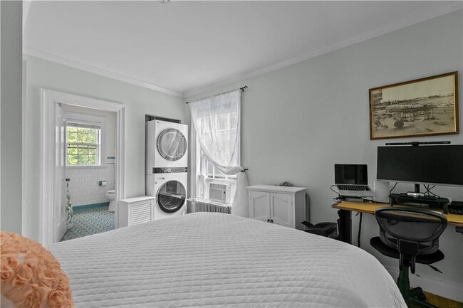 Building Photo - 36 Kay St