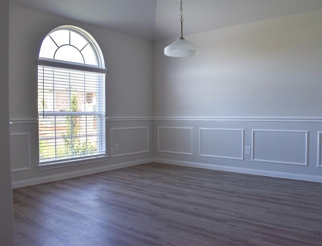 Building Photo - Bristol Lakes - 29442 Westhope Drive, Spri...