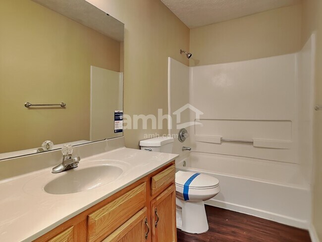 Building Photo - 557 Whispering Pines Pl