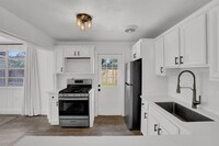 Building Photo - 1511 NE 32nd Ct