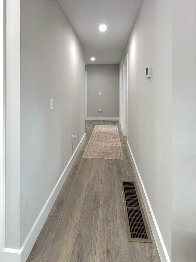 Building Photo - 256 Brook Cv