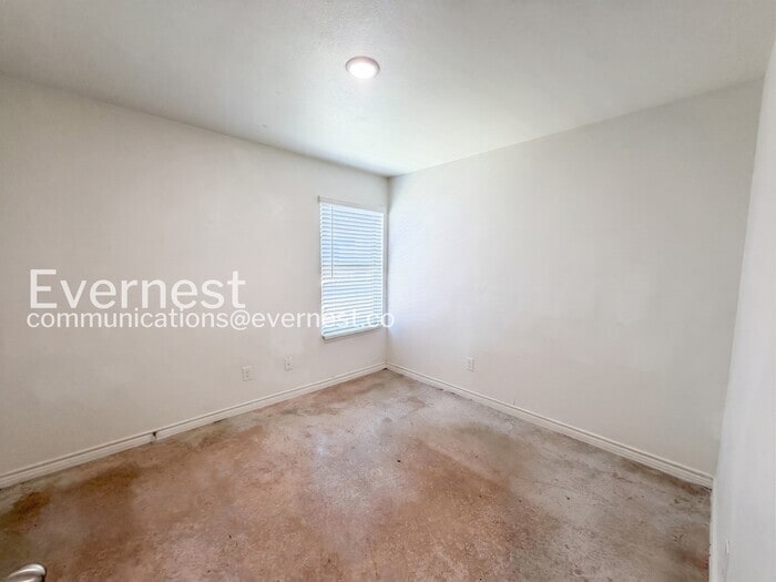 Building Photo - 2316 Duntov Dr