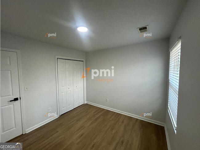 Building Photo - 304 Klinetop Dr