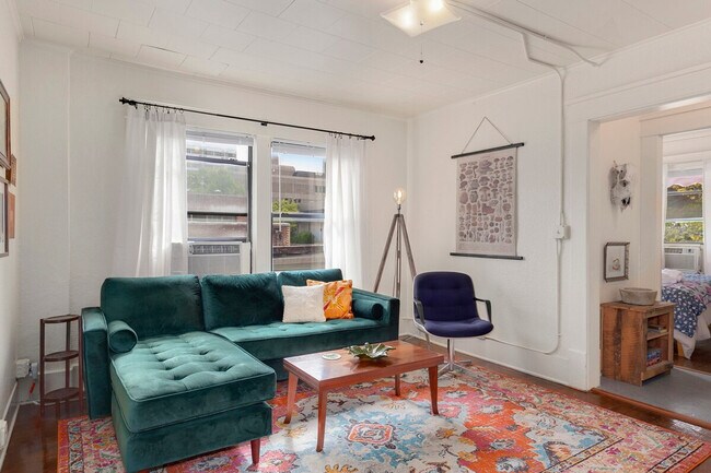 Primary Photo - 110 W Meadow St