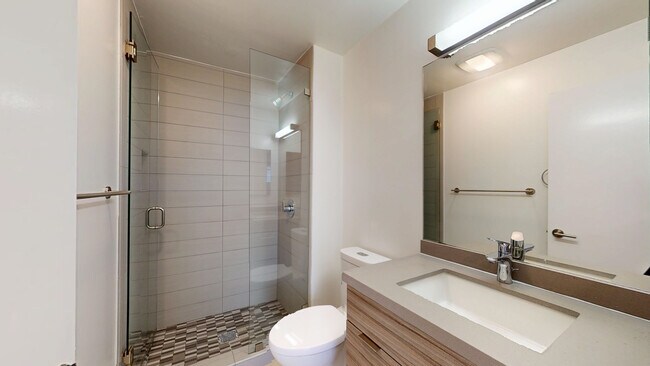 Building Photo - 2642 Greenwich St