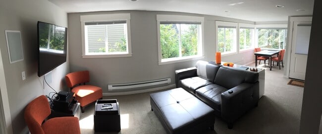 Building Photo - EXQUISITE 4 BED/3 BATH FURNISHED EASTLAKE ...