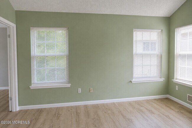 Building Photo - 114 Orion Rd