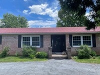 Building Photo - 4 Bedroom 3.5 bath Home for Rent in Hershey PA