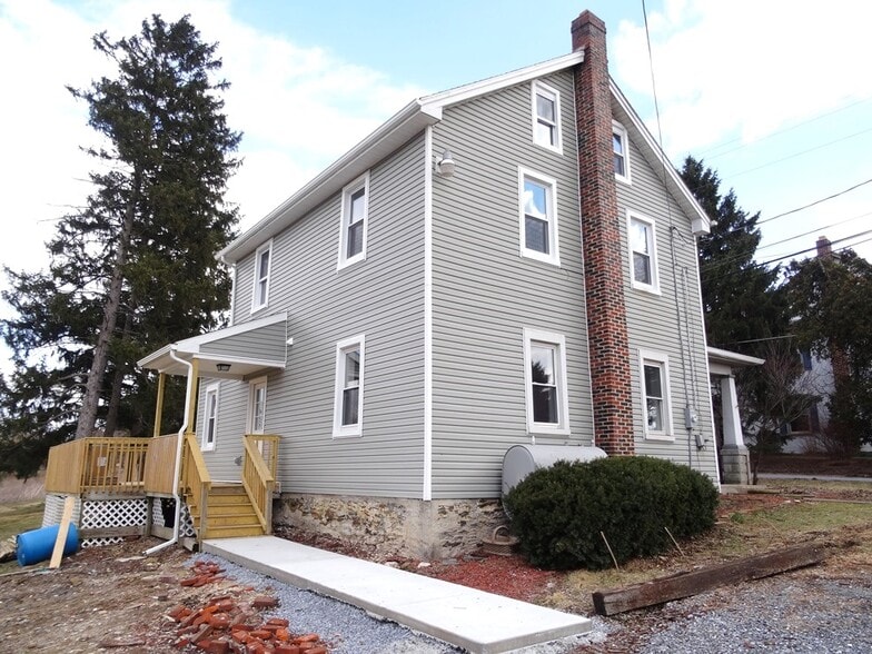 Building Photo - 1390 Mount Joy Rd