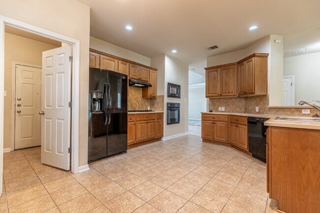 Building Photo - 630 Hookberry Trail