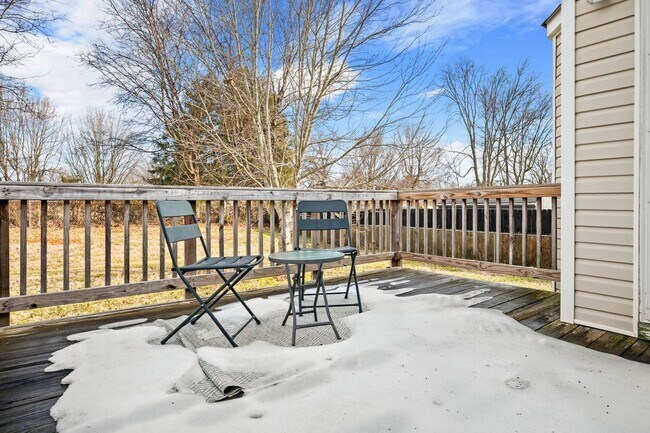 Building Photo - Fully Furnished | Bonus Room | Fenced Yard |No Backyard Neighbors!