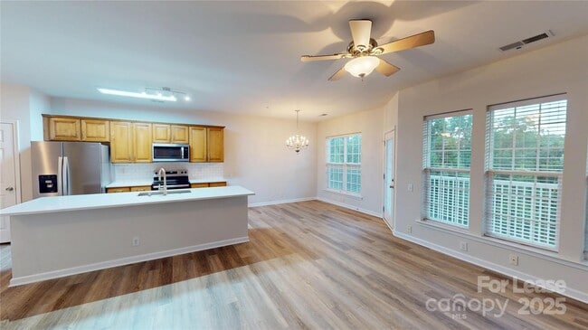 Building Photo - 14648 Via Sorrento Dr