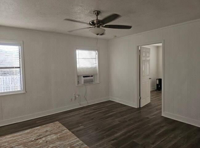 Building Photo - 115 Venado Pl