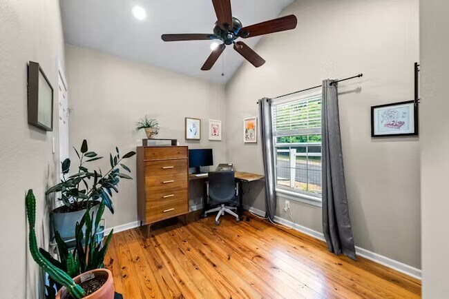 Building Photo - 800 Prospect Ave