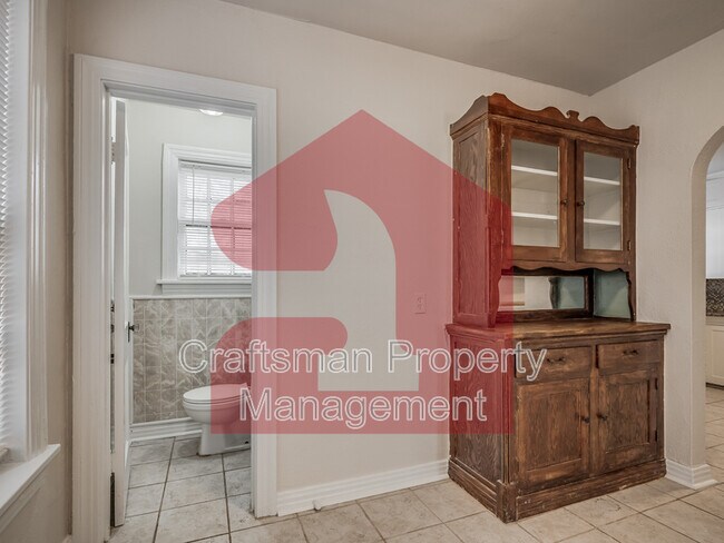 Building Photo - 1801 NW 22nd St