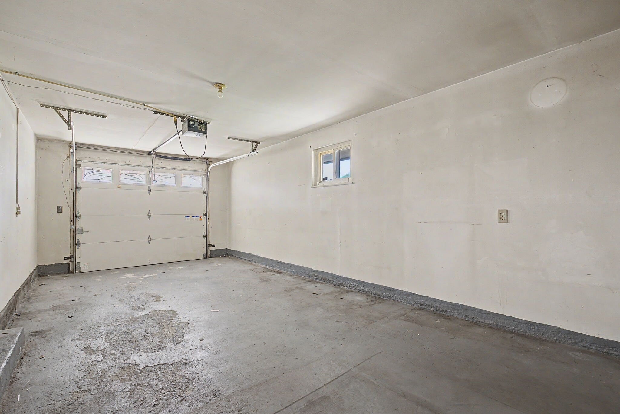 Building Photo - 4558 Cordell Dr
