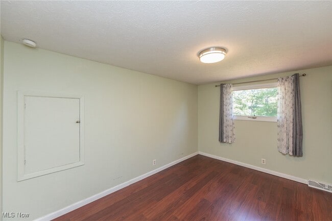 Building Photo - 25111 S Woodland Rd