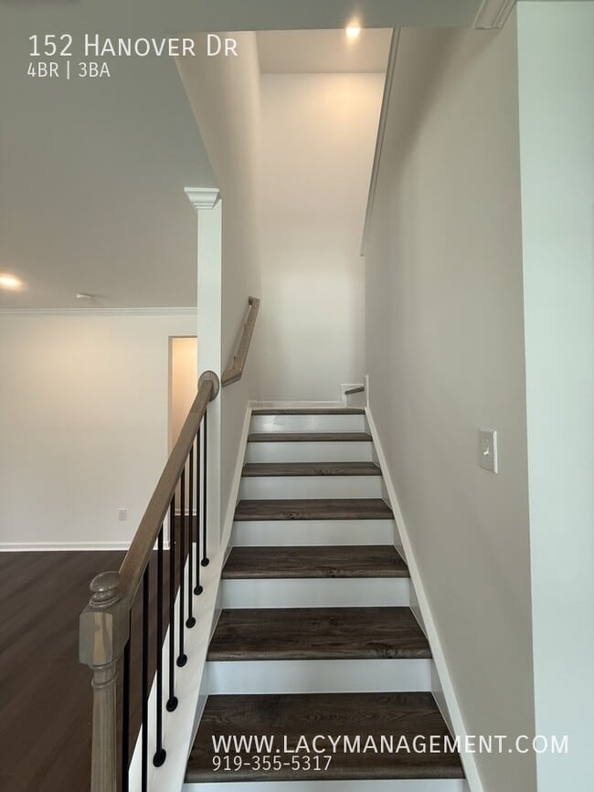 Building Photo - 152 Hanover Dr