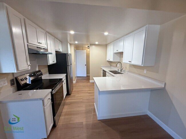 Building Photo - 01167 - P - 5863/5865 Hillview Ave. - OWNE...