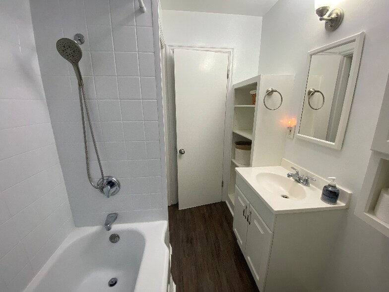 Building Photo - 32721 5th Ave