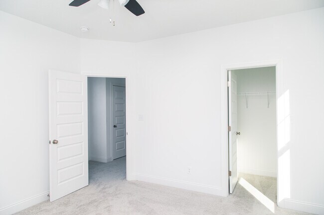 Building Photo - 6971 Pickett Pl