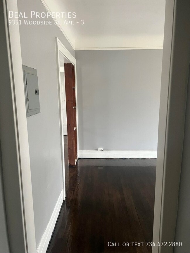 Building Photo - 9351 Woodside St