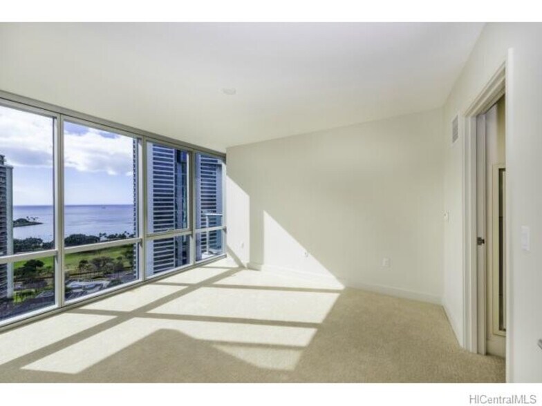 Building Photo - 1189 Waimanu St