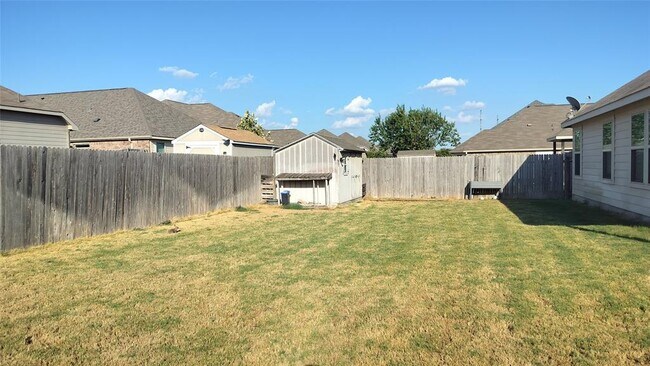 Building Photo - 1000 Farmhouse Dr