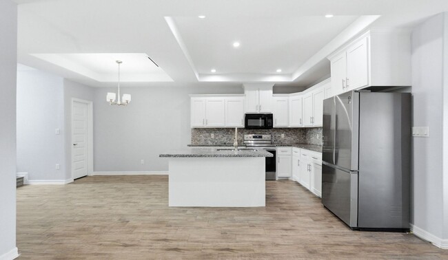 Building Photo - New Rental! Updated 3-bedroom/2 bath town home
