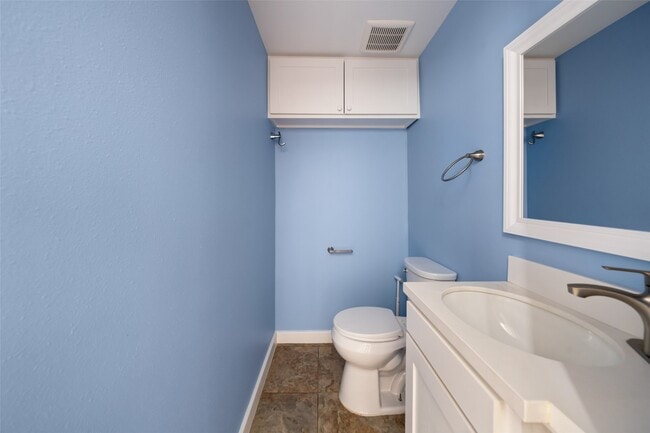 Building Photo - 303 Welch St