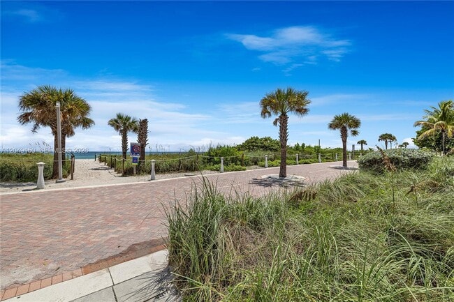 Building Photo - 5005 Collins Ave