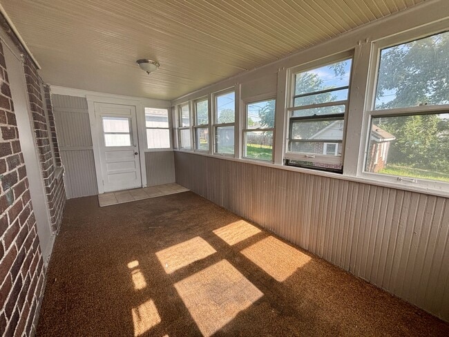 Building Photo - 4120 Orchard Ave
