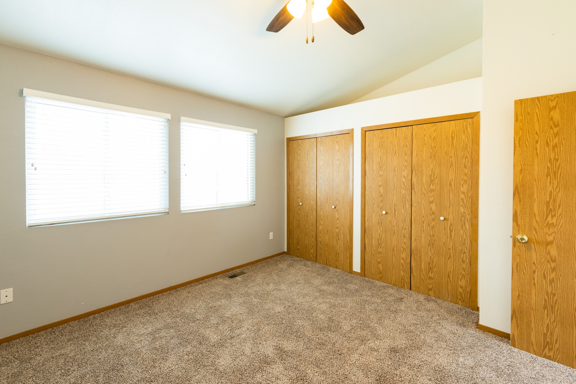 Building Photo - 11530 W 70th Plz