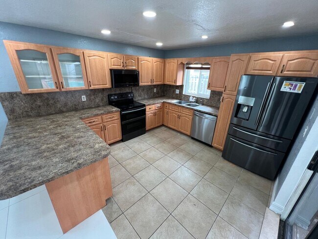 Building Photo - Beautiful 3 Bedroom Home in West Lauderhill