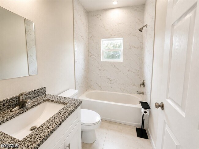 Building Photo - 2617 Queen Dr