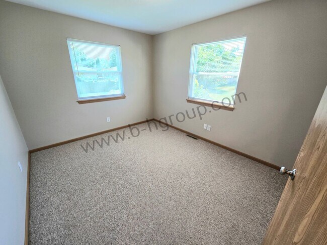 Building Photo - 8845 17th Ave
