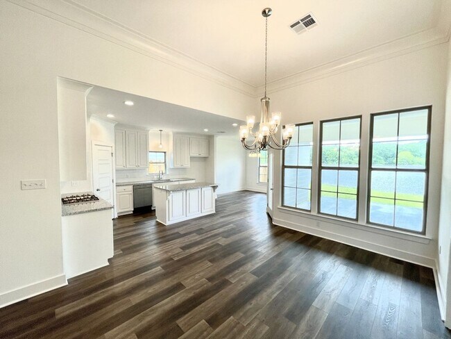 Building Photo - 4 Bedroom Home in Willows at Bayou Fountain