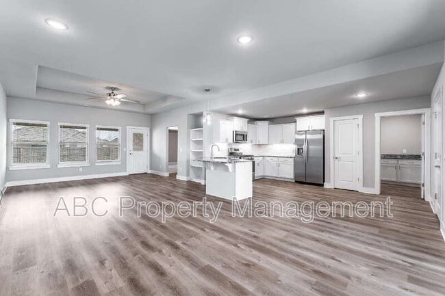 Building Photo - 410 Citation St