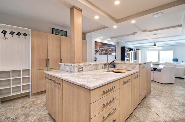 Building Photo - 1977 Gulf Shore Blvd N