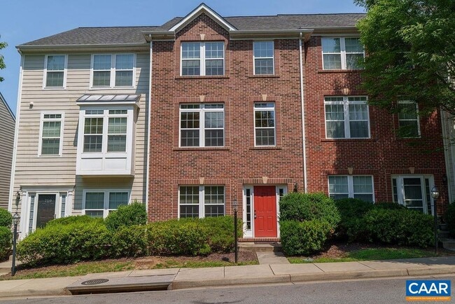 Building Photo - 721 Rainier Rd