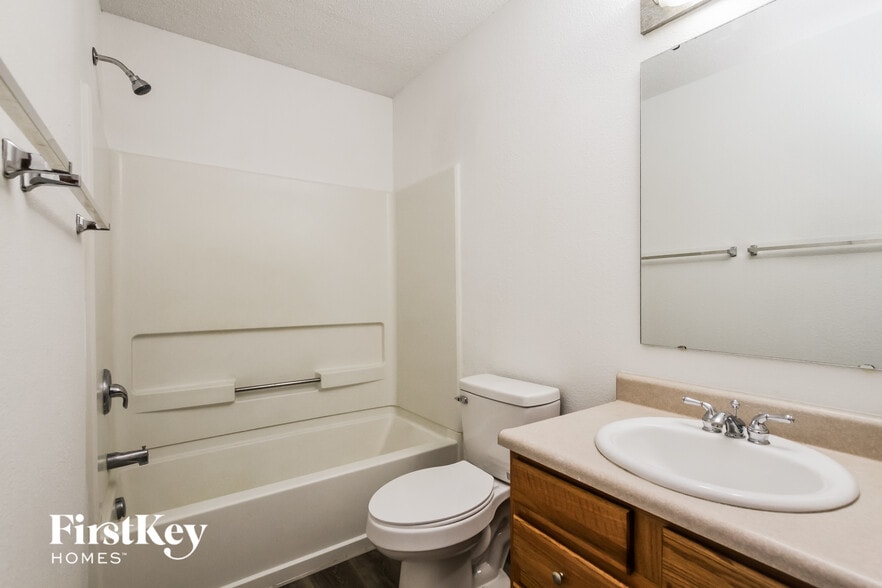 Building Photo - 12662 Courage Crossing