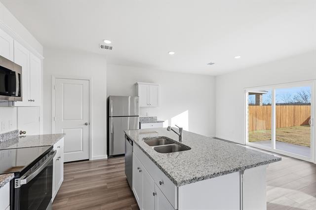 Building Photo - 2008 Prairie Ln