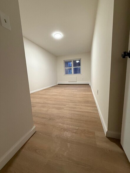 Building Photo - 11031 72nd Dr