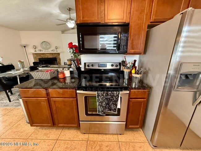 Building Photo - 7541 Allspice Cir N